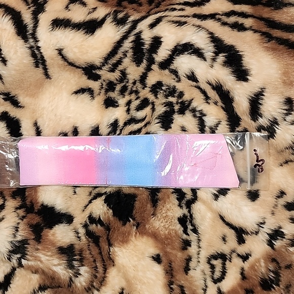 Reusable Neck Cooler Hand Crafted Bandana Non-Toxix Water Beads - Picture 4 of 4